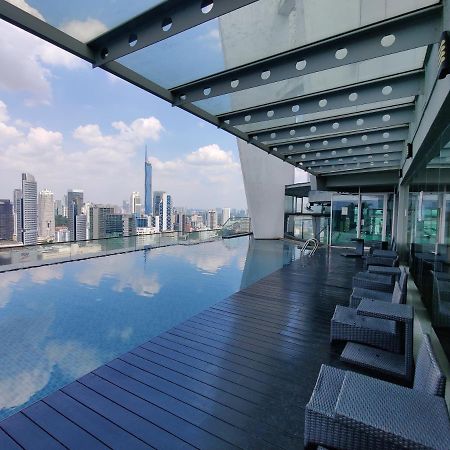 Skybed Over The Sky Hostel @Regalia Suites & Residences Kl Kuala Lumpur Ngoại thất bức ảnh